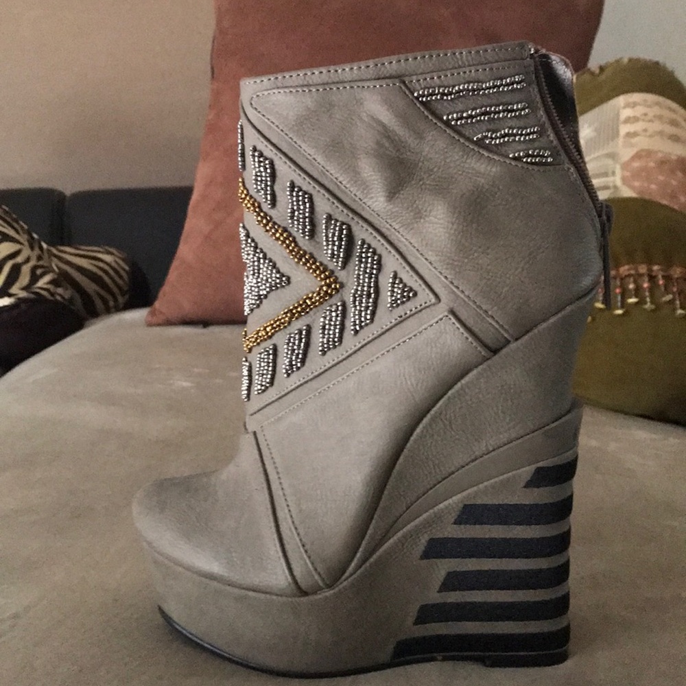 High wedge heel (New)